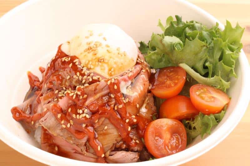 beef volcano_korean spicy roast beef bowl_yakiniku sauce with sweet spicy gochujang