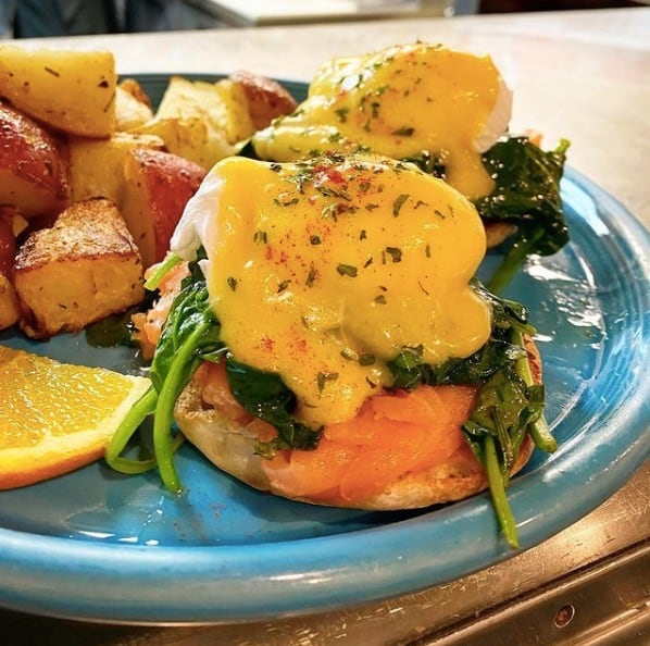 egg benedict_cafe kaila hawaii