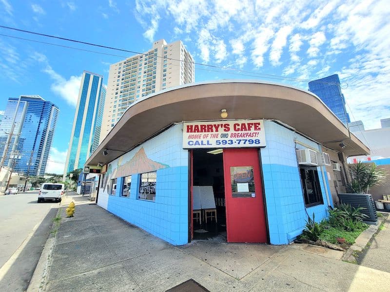 Make a Honolulu Restaurant Reservation and Avoid the Lines!