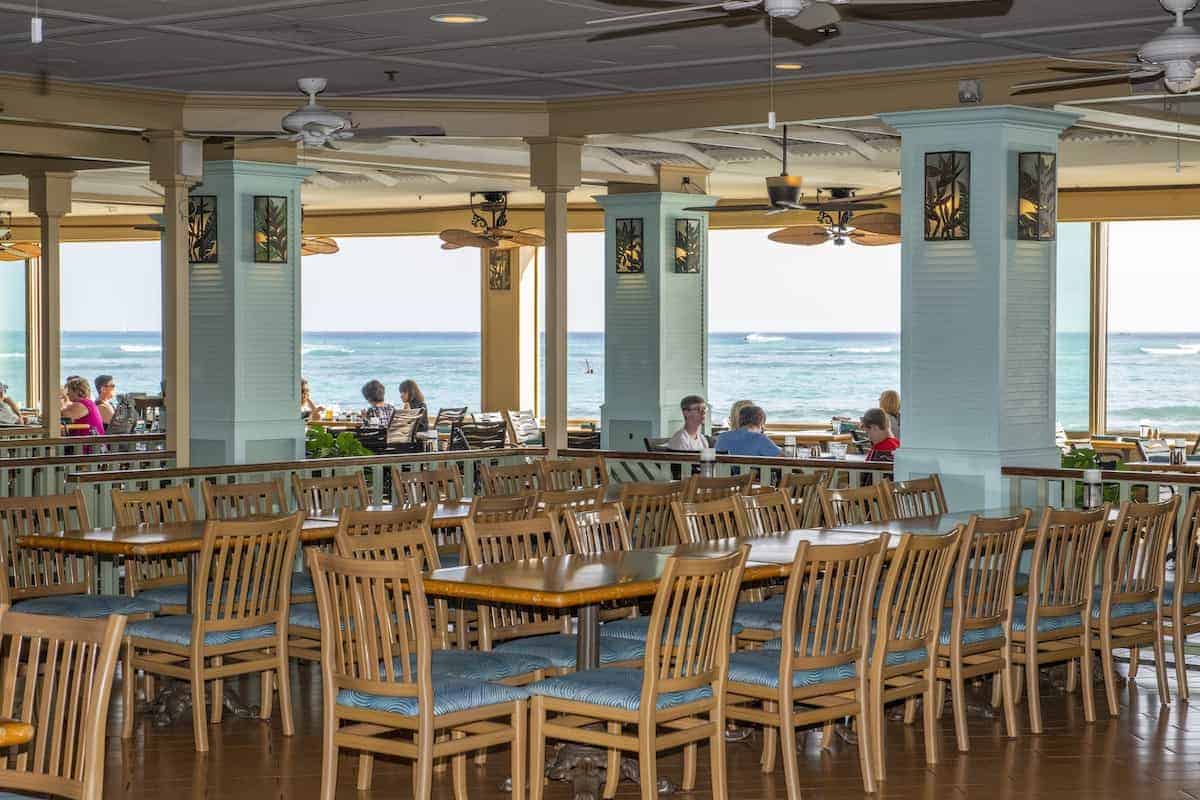 Restaurant, and bar at the Outrigger Reef Waikiki Beach Resort (Nikko  Alliance Hotels) in Hawaii