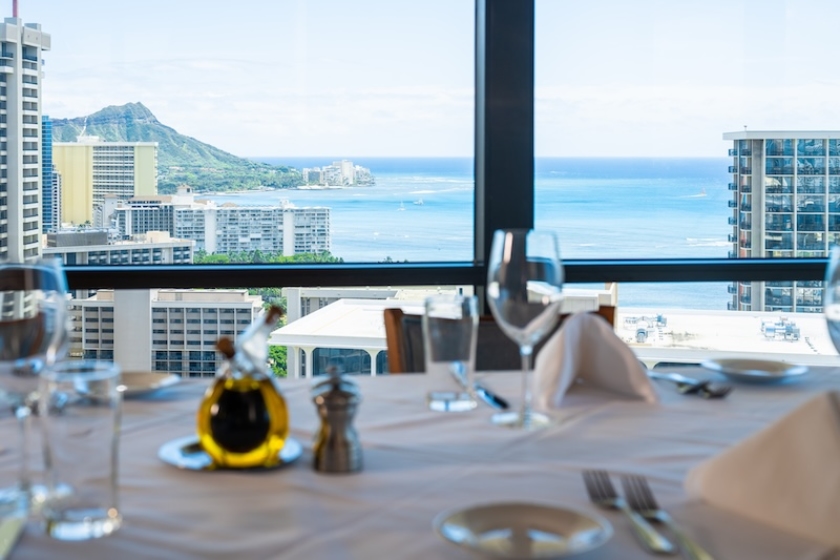 Experience breathtaking ocean views from the 30th floor, and enjoy front row seats to the Friday night fireworks from Hilton Hawaiian Village.