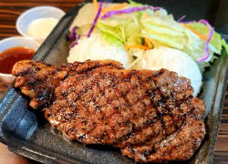 Champion’s Steak & Seafood