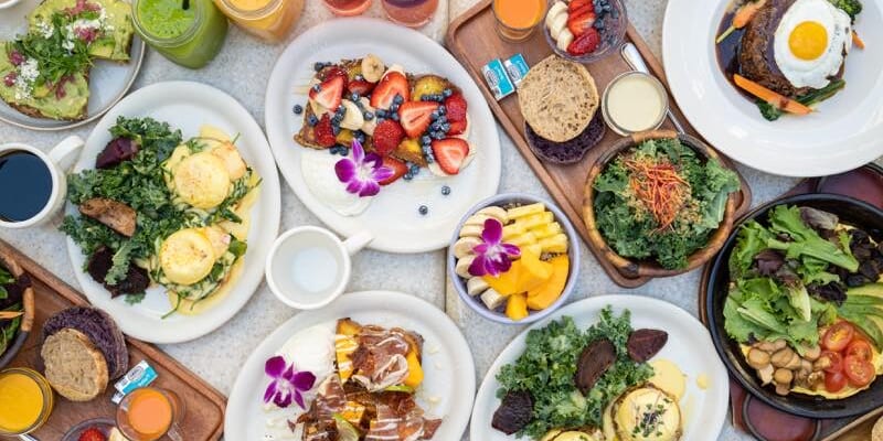 Our Favorite Breakfast Spots Around Waikiki