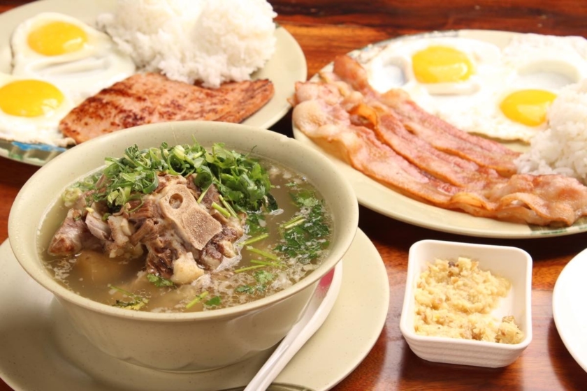 A Local Gathering Spot Moves from Ke'eaumoku Street to Waialae Avenue