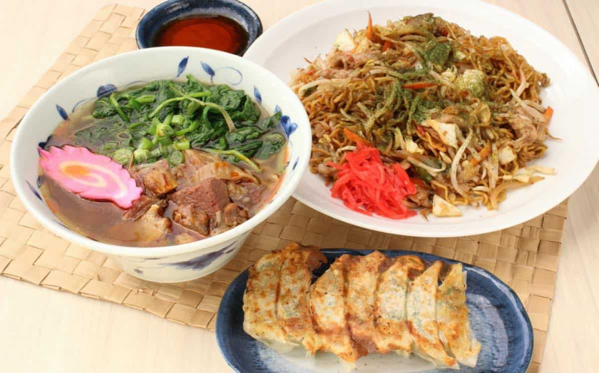 Local favorites:
Spicy Beef Ramen, Yakisoba and Gyoza.